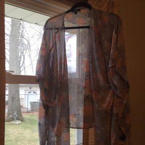 Flowy floral peach and gray pastel top